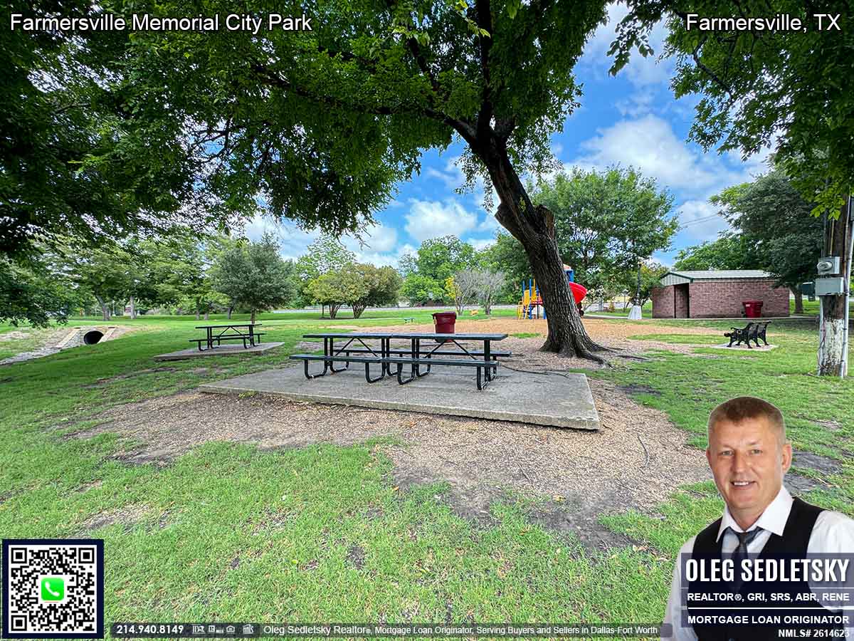 Farmersville City Park In Farmersville, Texas. 153 S Main St, Farmersville, TX 75442