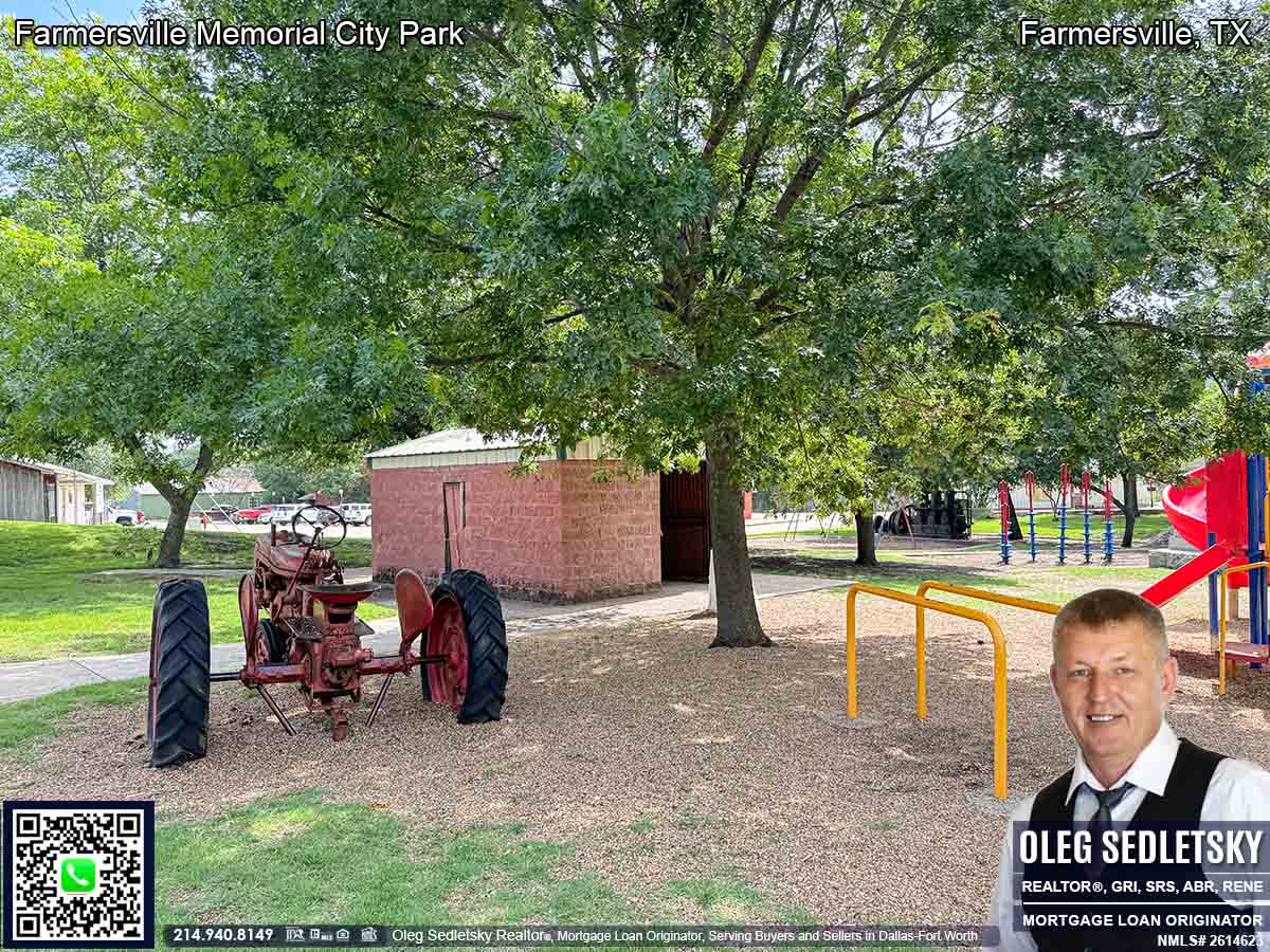 Farmersville City Park In Farmersville, Texas. 153 S Main St, Farmersville, TX 75442