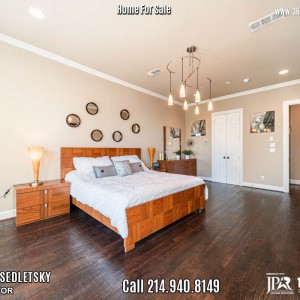 For Sale 4Bd, 3.1 Ba, 4188 Sqft, in Allen, TX with Allen ISD. Well maintained 2 story home in highly sought after Twin Creeks! Call Oleg Sedletsky Realtor at 214-940-8149